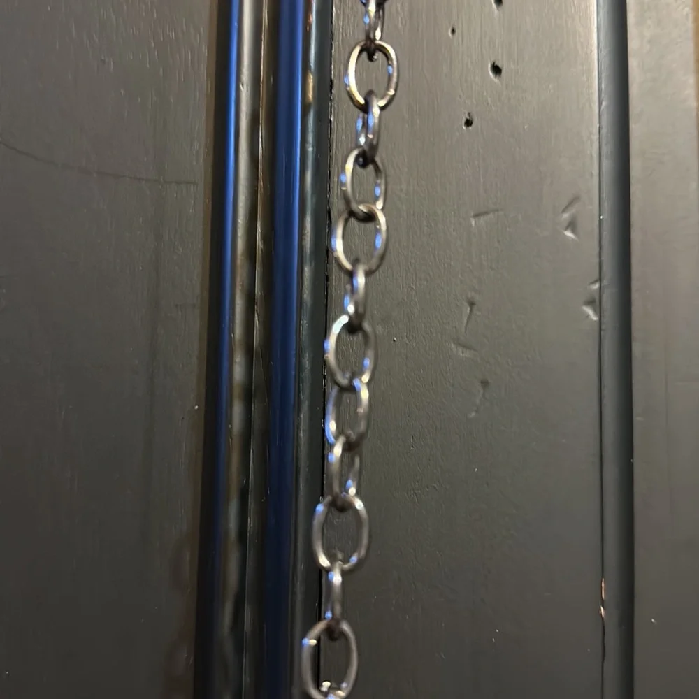 New crossbody purse with metallic design chain strap color of hematite  7”x5.5” - Picture 8 of 10